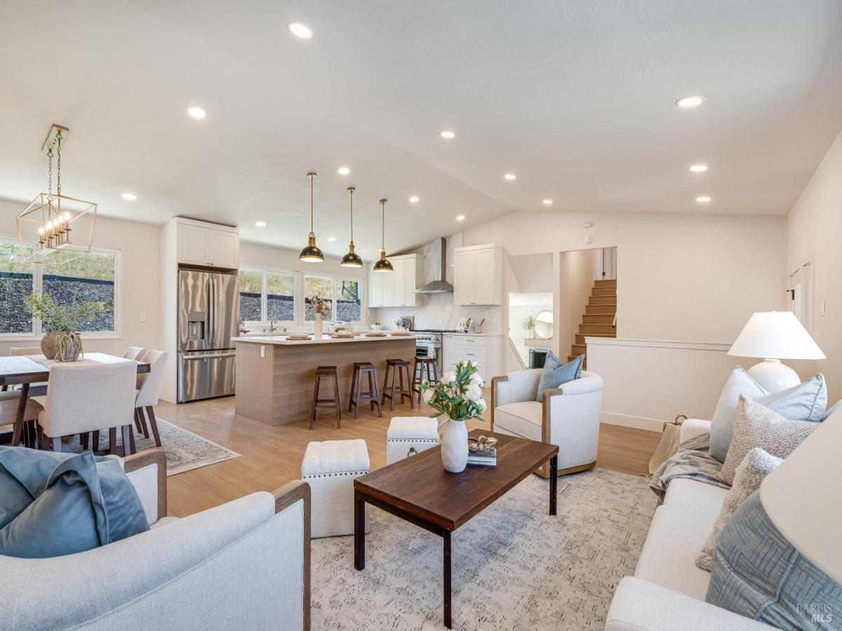 MLS #325067583 img 0