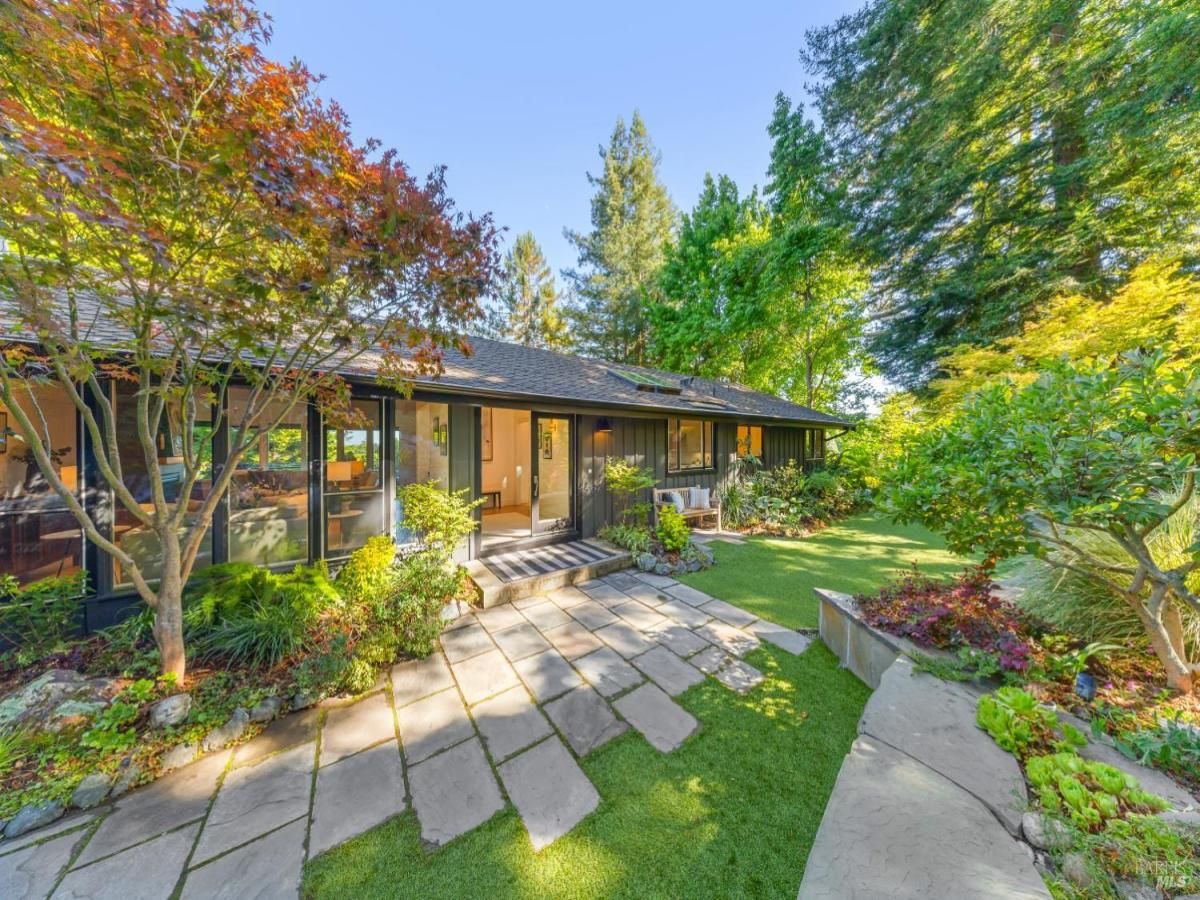 MLS #325067660 img 0