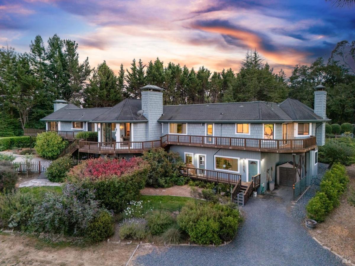 MLS #325067692 img 0