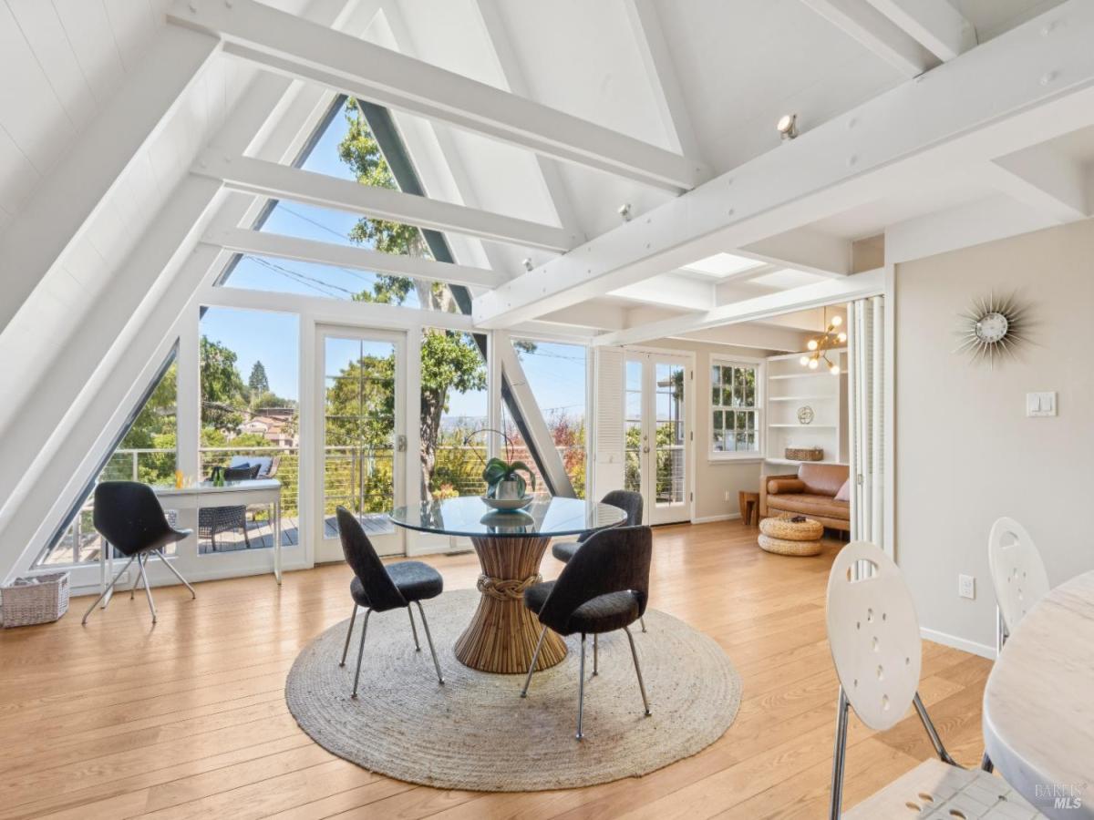 MLS #325068725 img 0