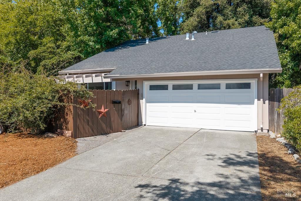 MLS #325068782 img 0