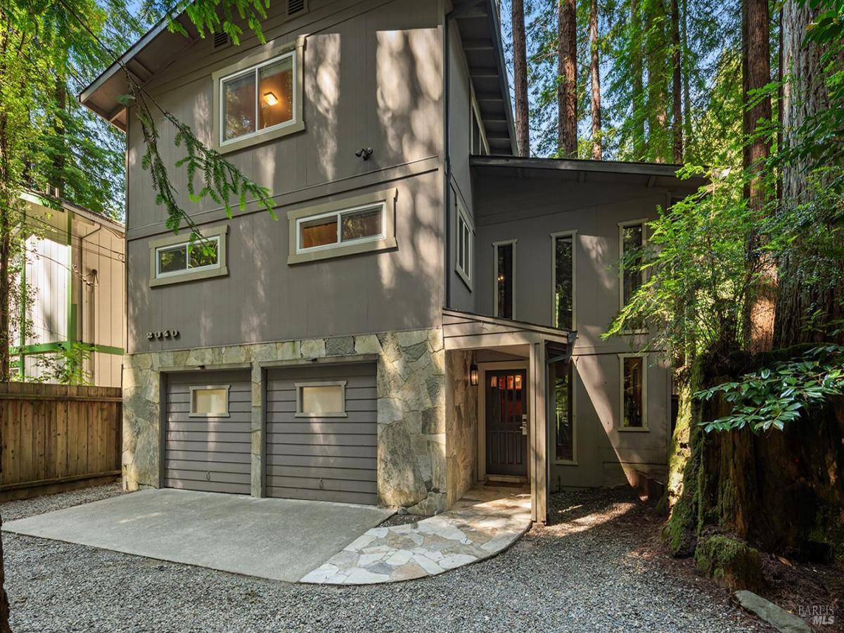 MLS #325069069 img 0