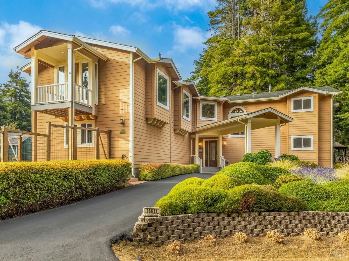 MLS #325069151 img 0