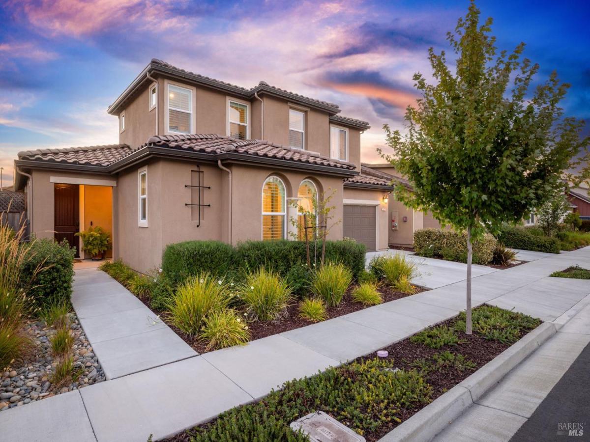 MLS #325069182 img 0