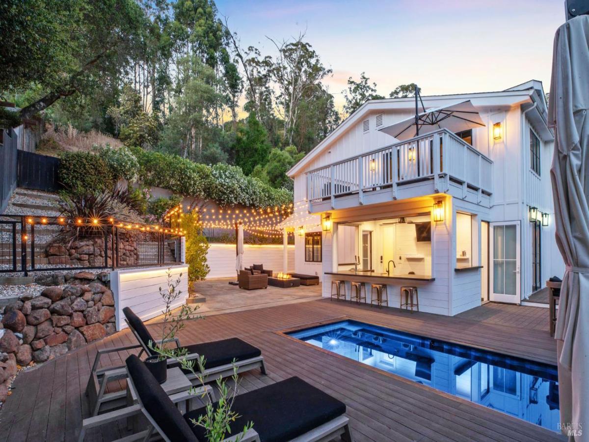 MLS #325069285 img 0