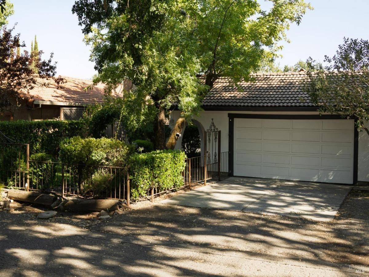 MLS #325069325 img 0