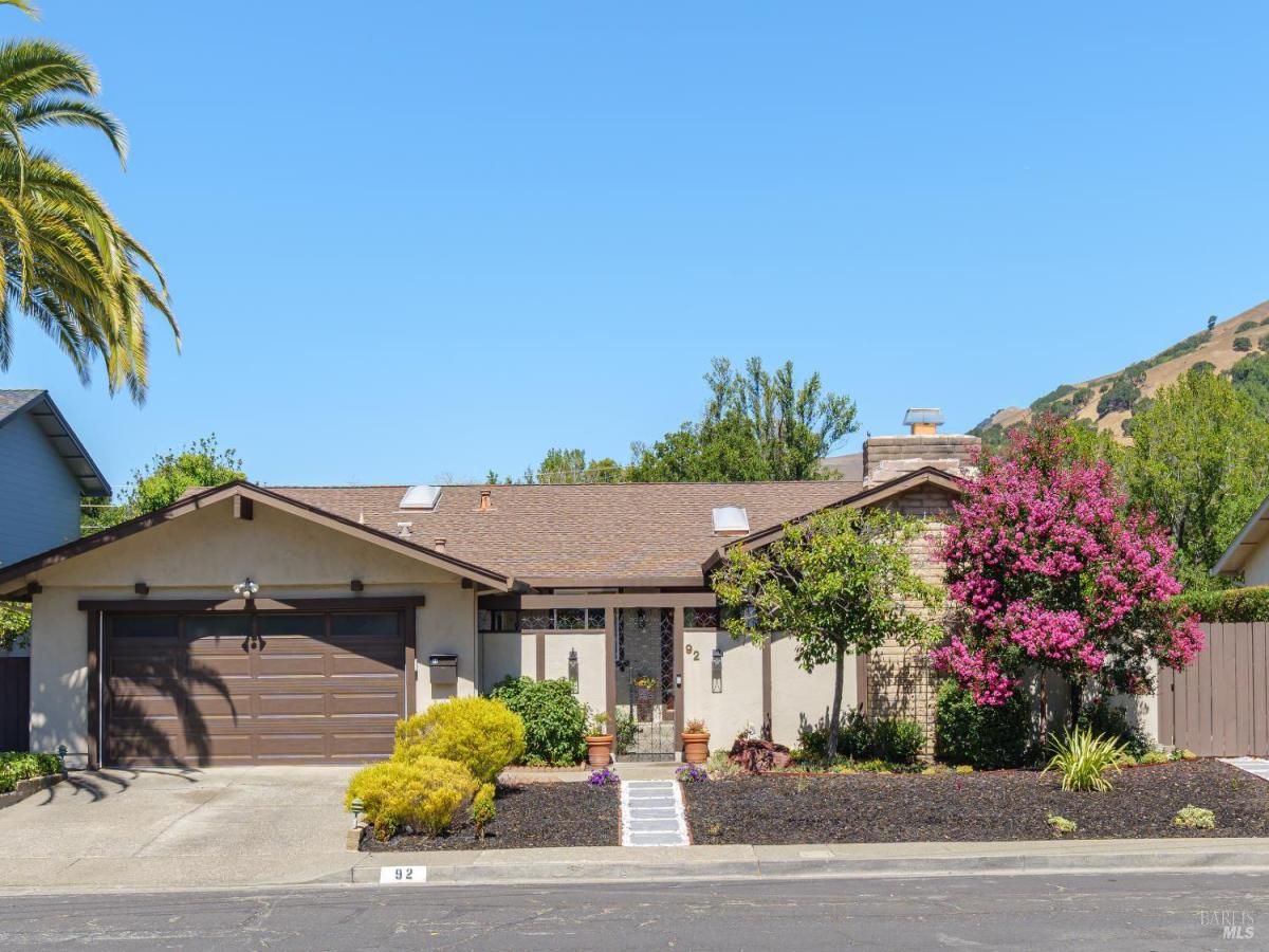 MLS #325070313 img 0