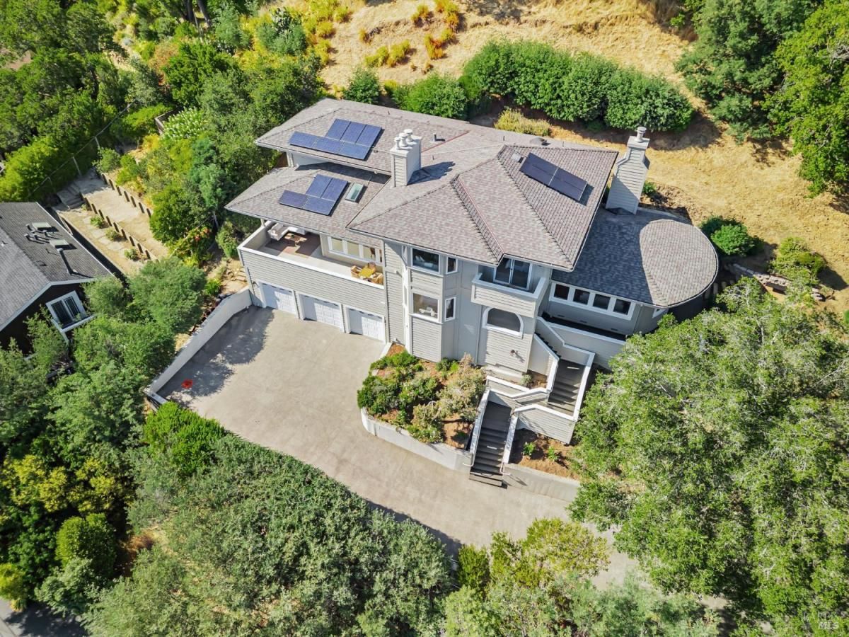 MLS #325070340 img 0