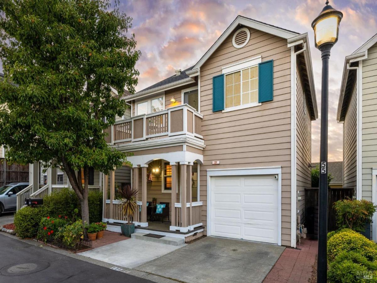 MLS #325070363 img 0