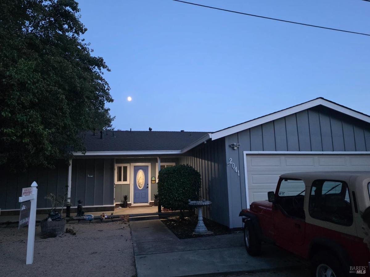 MLS #325070470 img 0