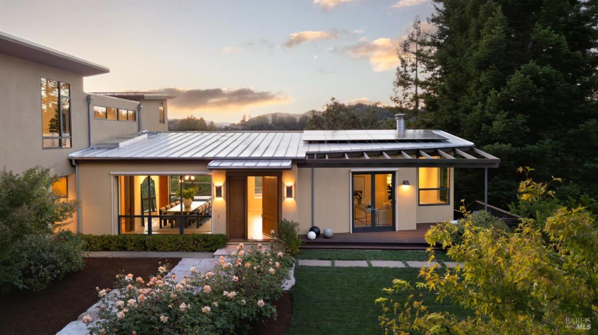 MLS #325070588 img 0