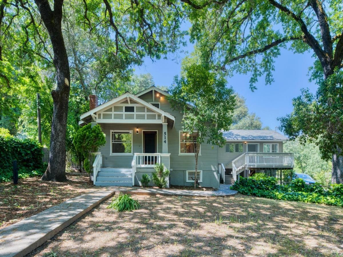 MLS #325070619 img 0