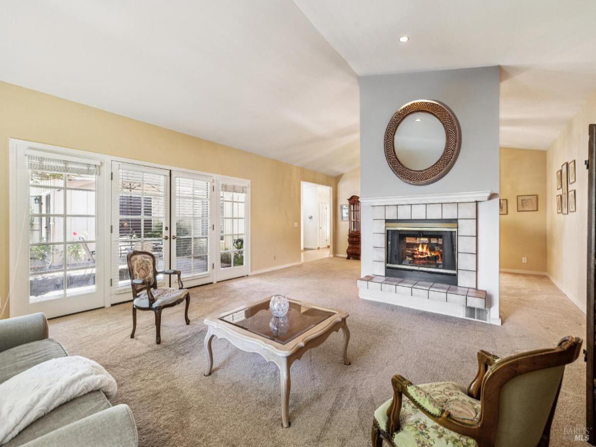 MLS #325071045 img 0