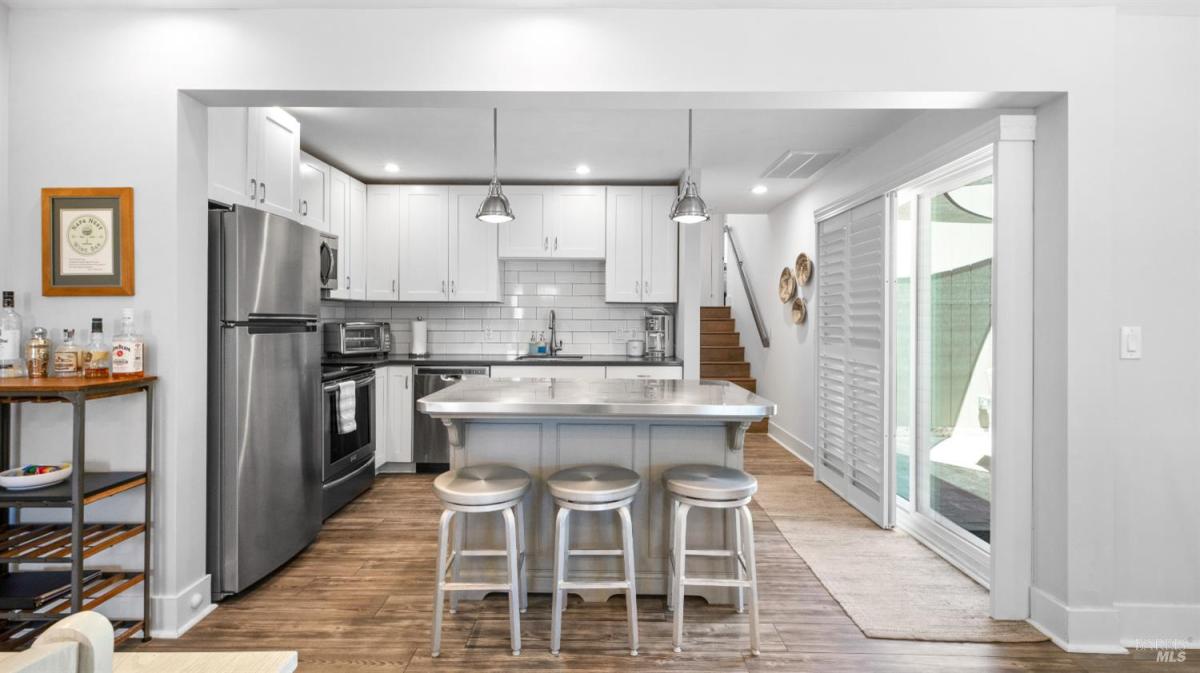 MLS #325071386 img 0