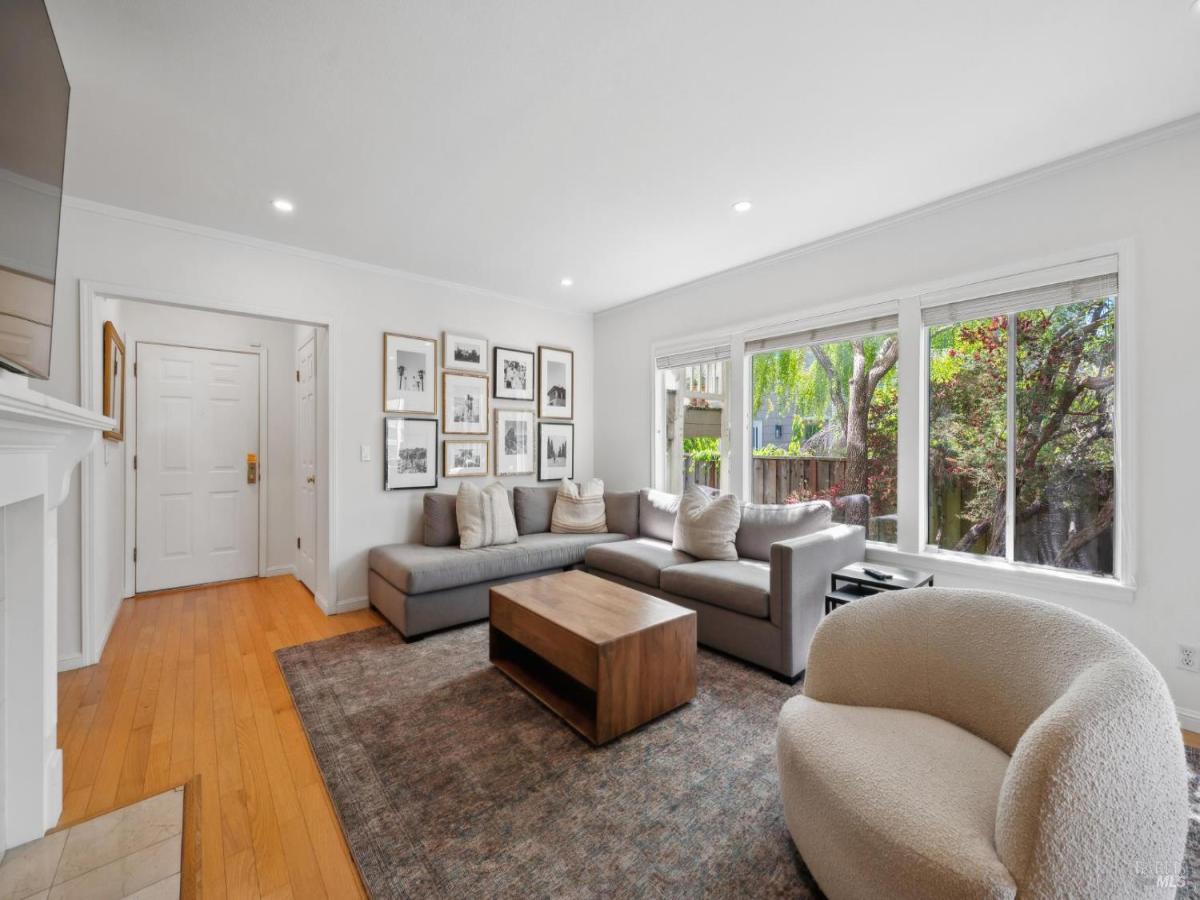 MLS #325071395 img 0