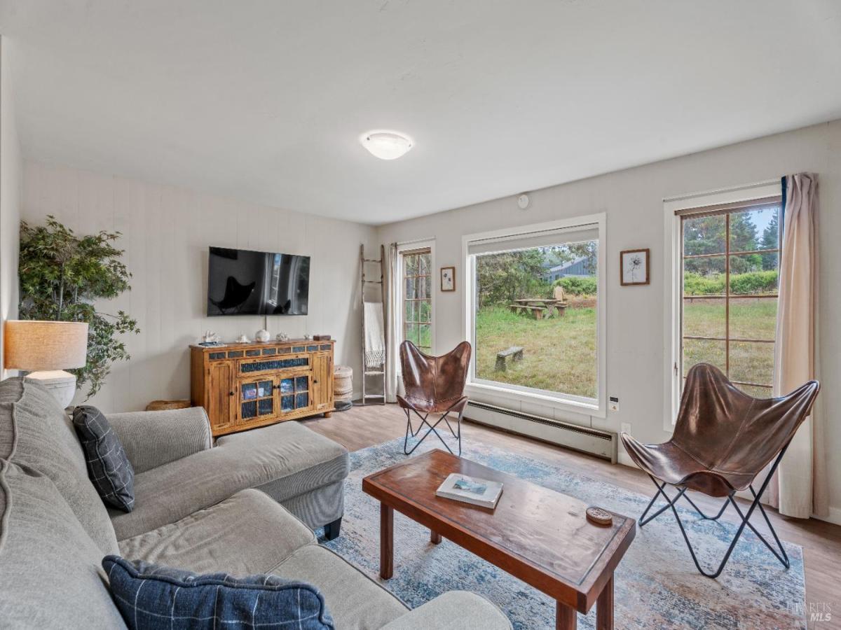 MLS #325071520 img 0