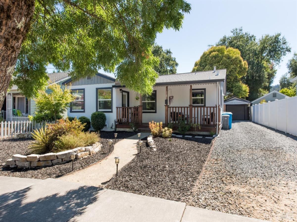 MLS #325071800 img 0