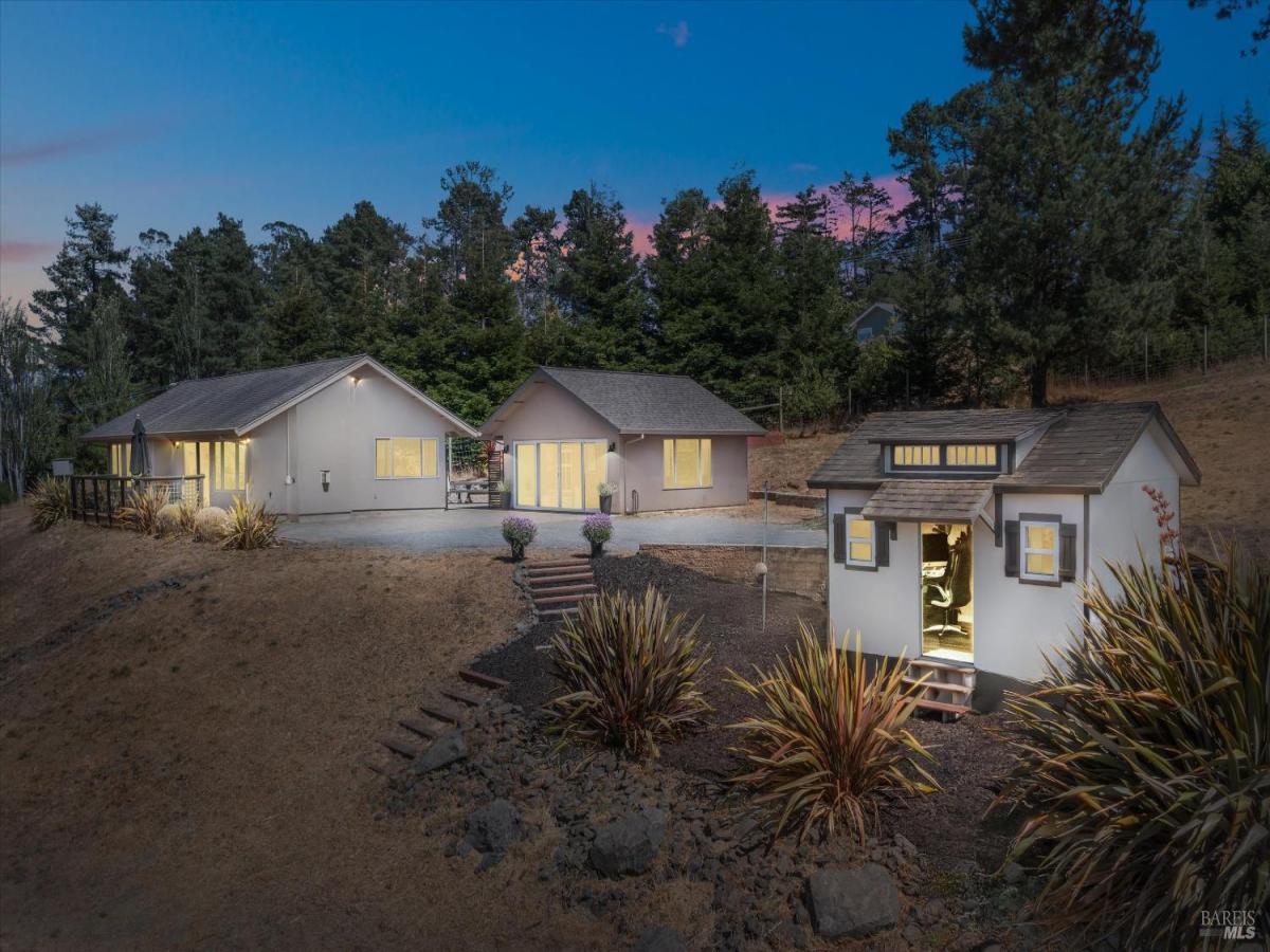 MLS #325071801 img 0