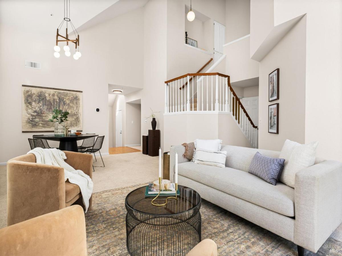 MLS #325071930 img 0