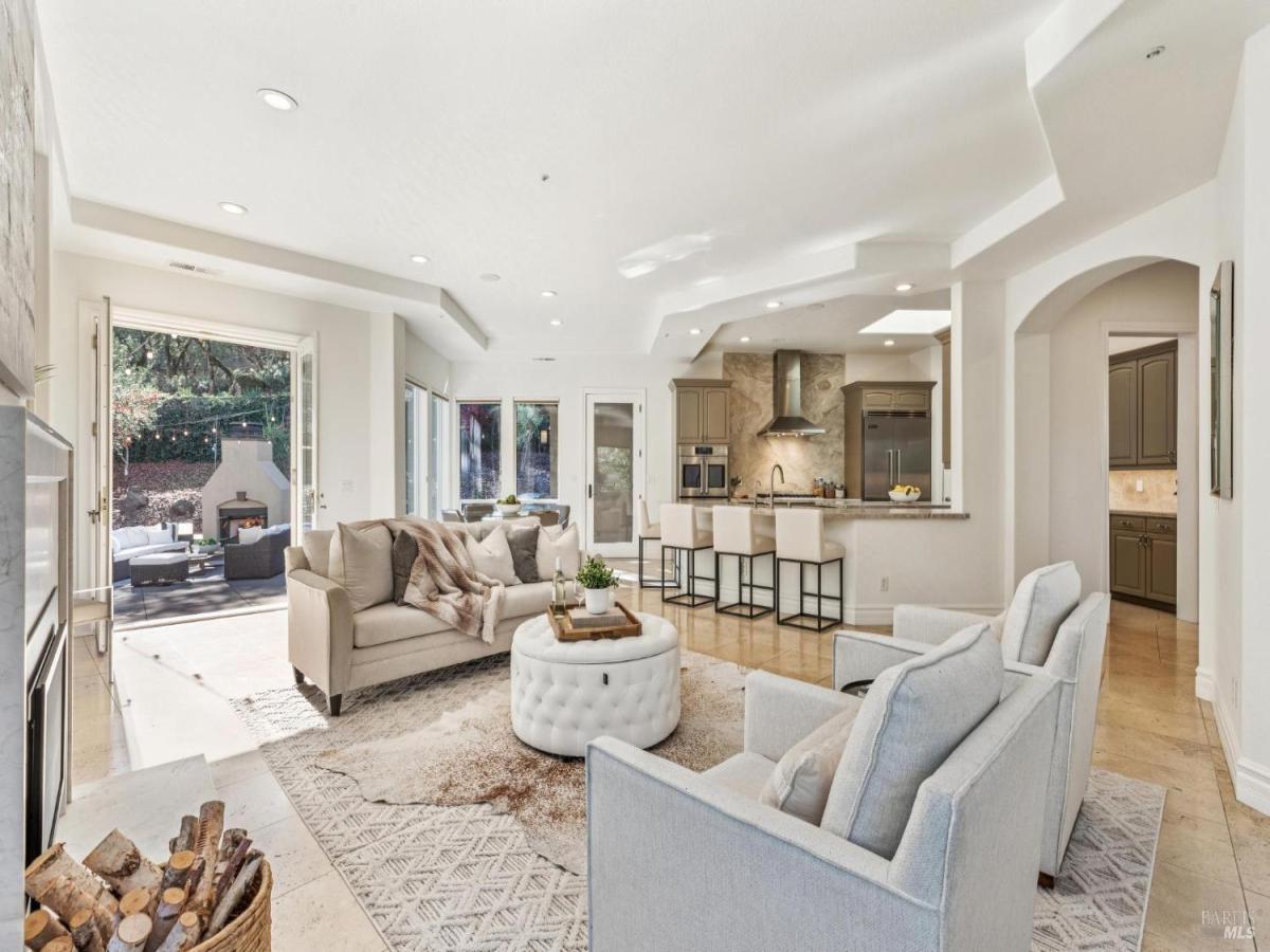 MLS #325072218 img 0