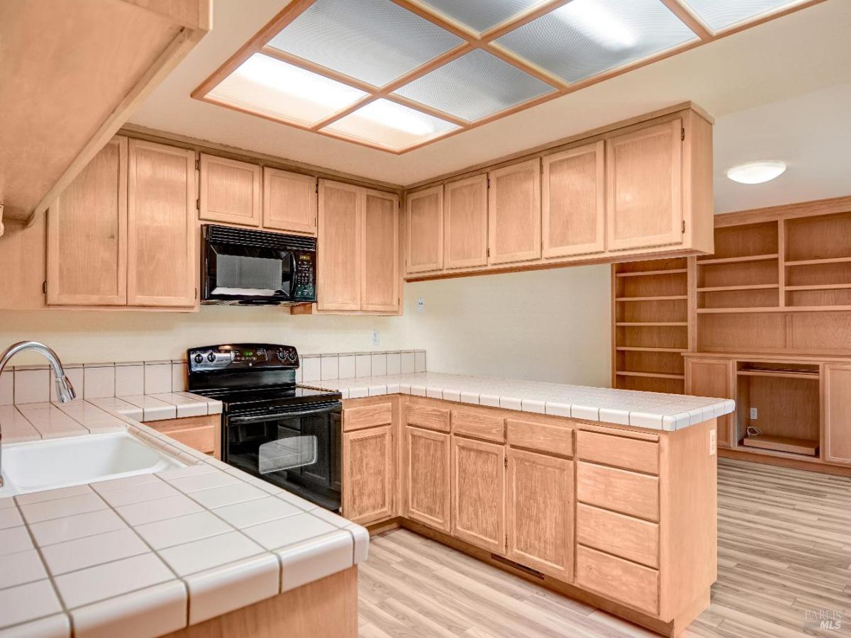 MLS #325072339 img 0