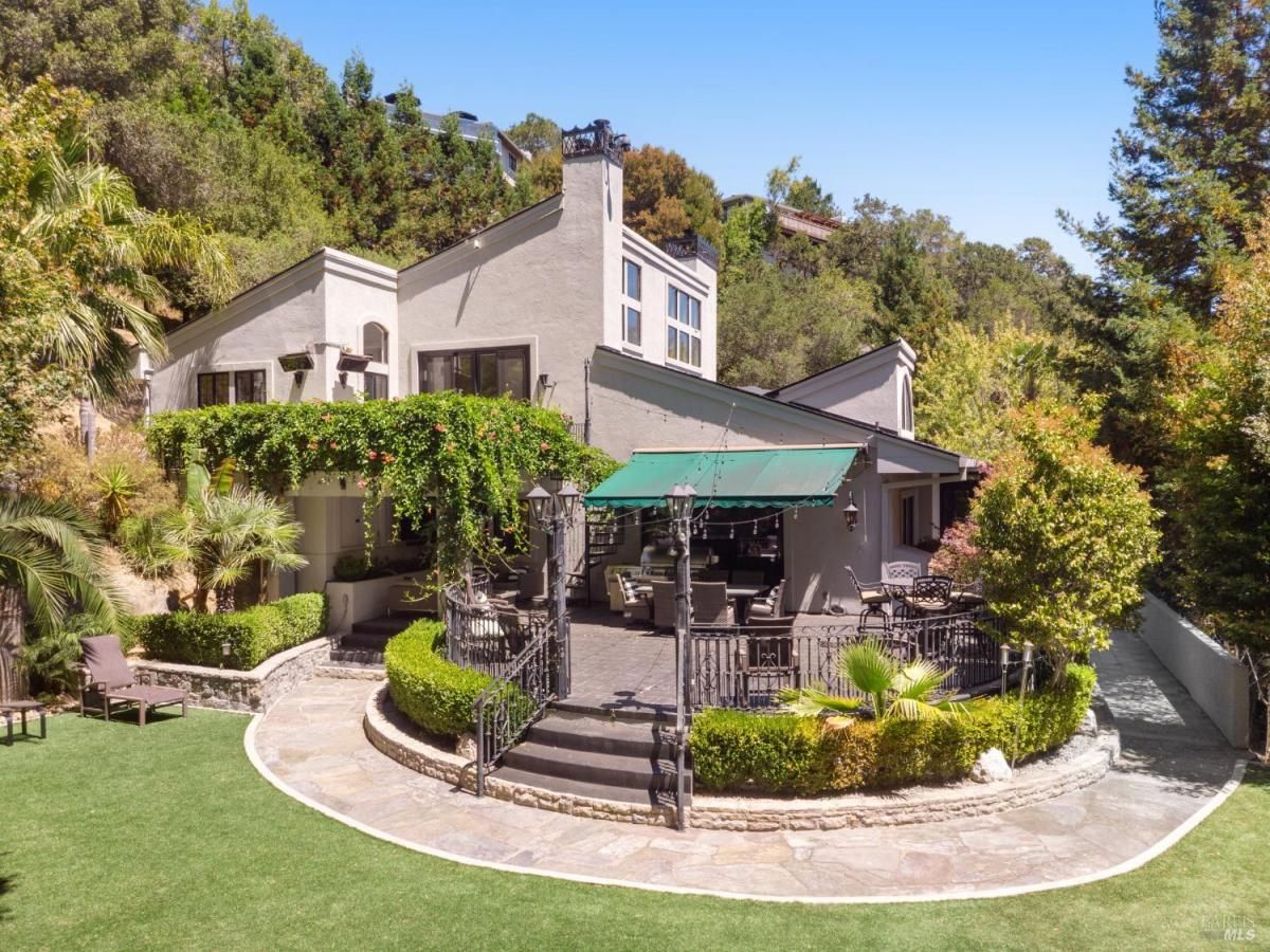 MLS #325072435 img 0