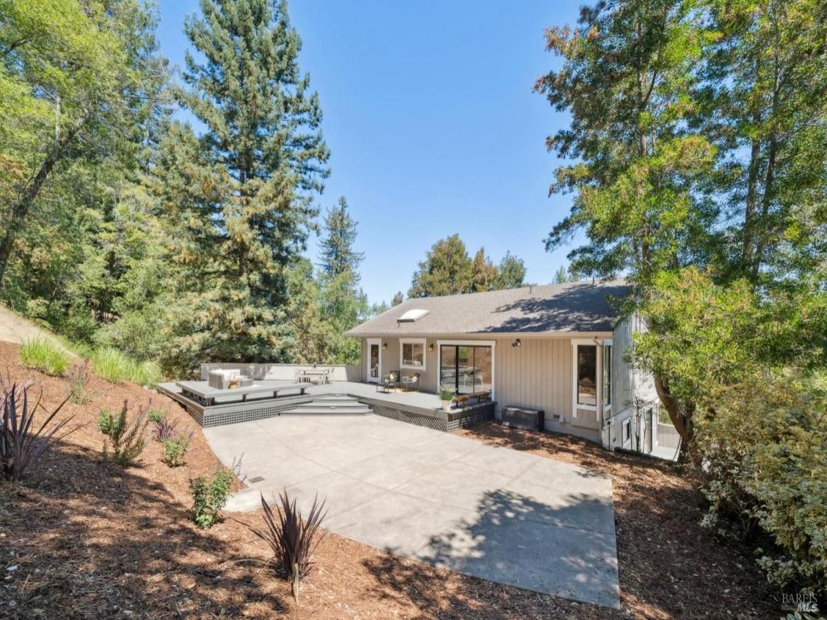 MLS #325072463 img 0