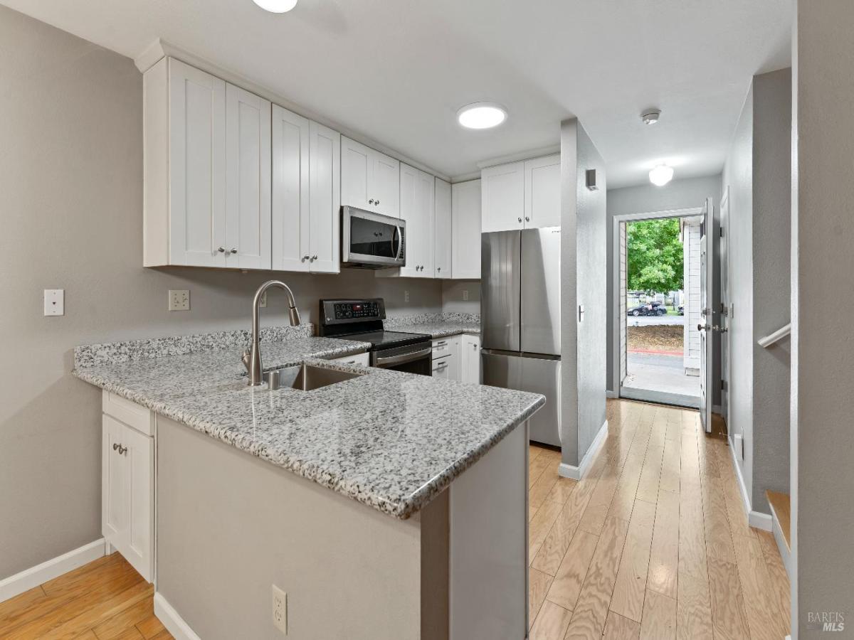 MLS #325072529 img 0