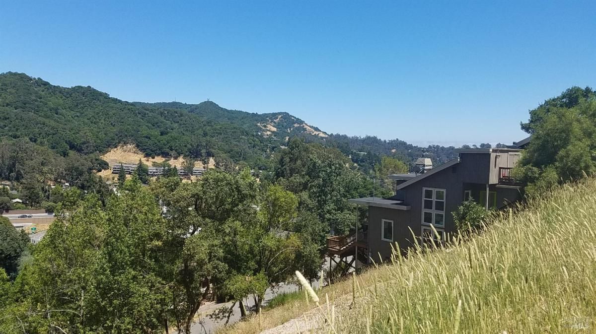 MLS #325072555 img 0