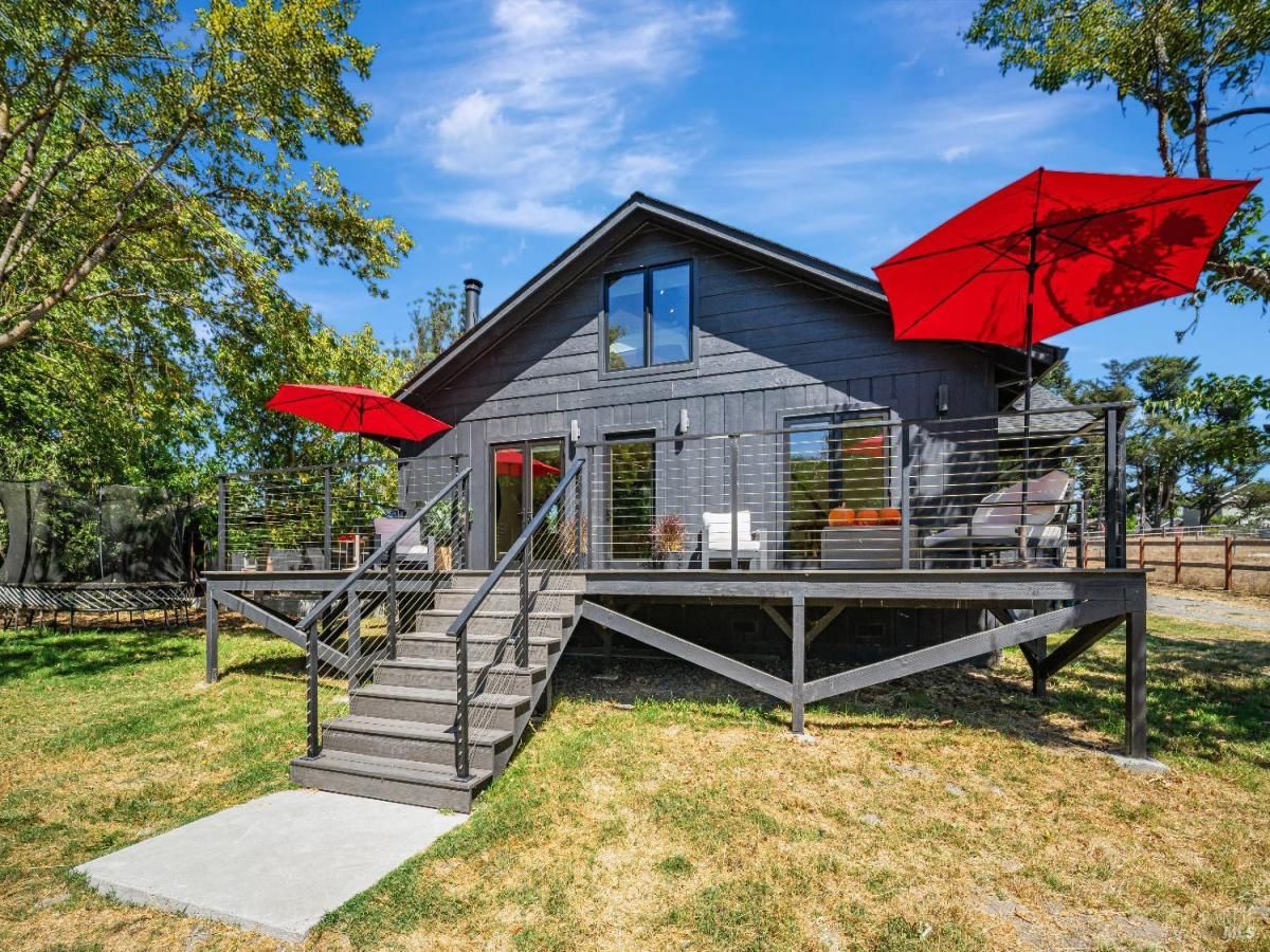 MLS #325072585 img 0