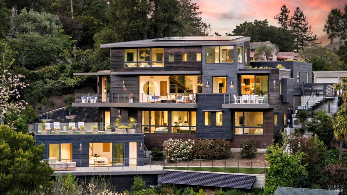 MLS #325072653 img 0