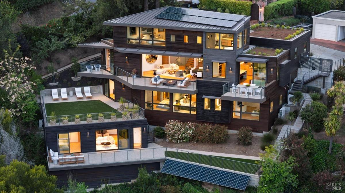 MLS #325072653 img 0