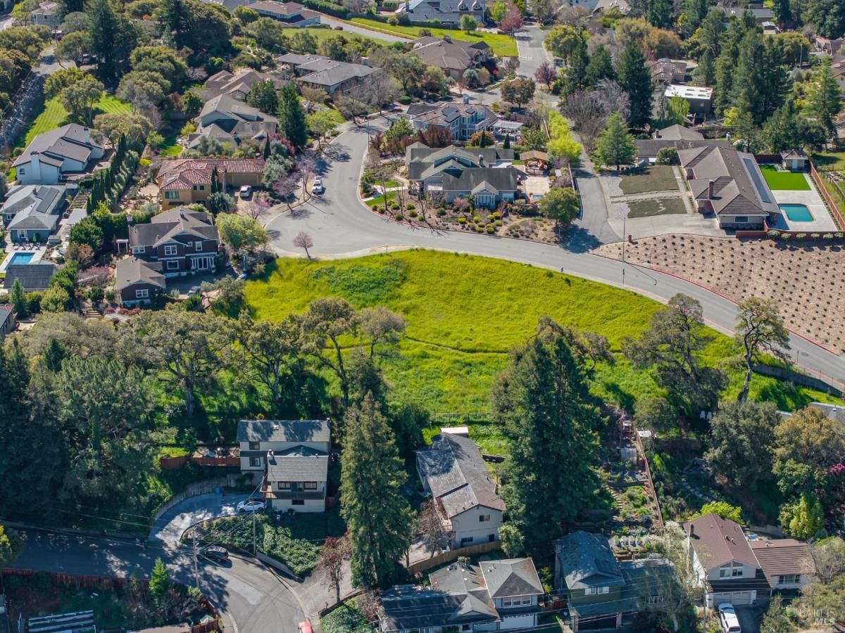 MLS #325072814 img 0