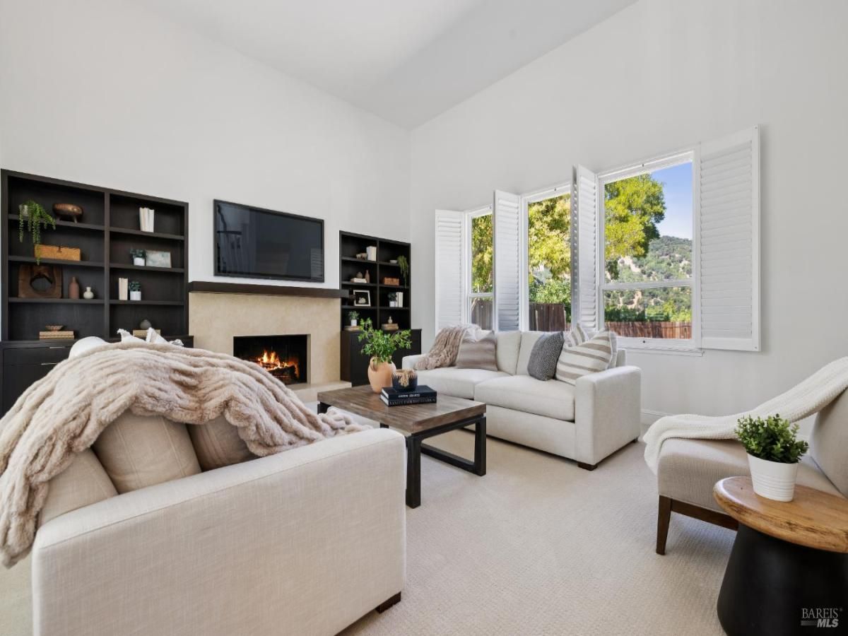 MLS #325072822 img 0