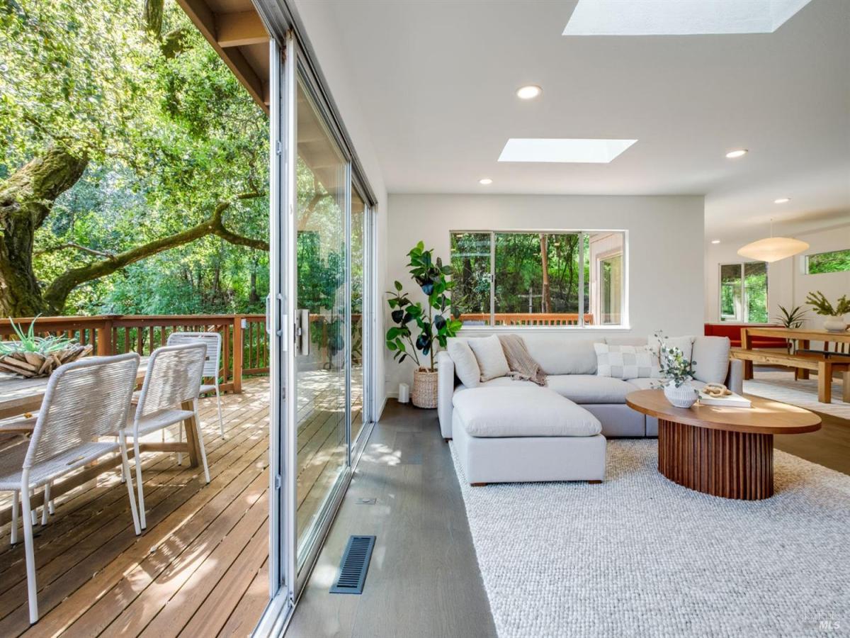 MLS #325073031 img 0