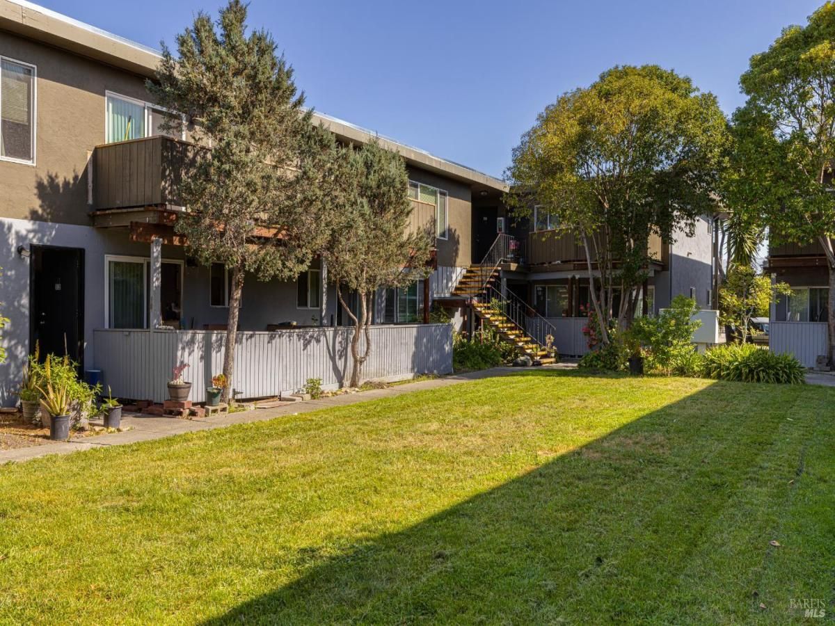 MLS #325073085 img 0