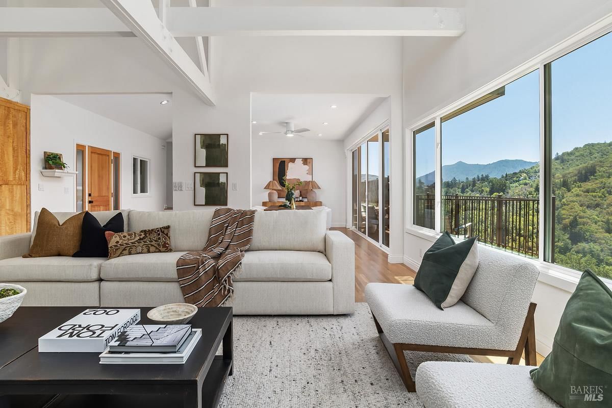 MLS #325073106 img 0