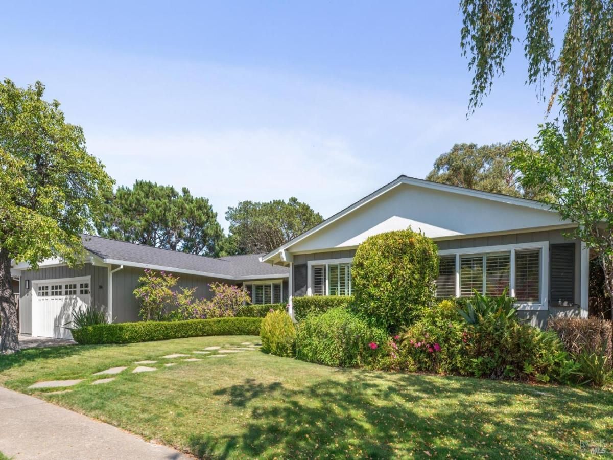 MLS #325073177 img 0