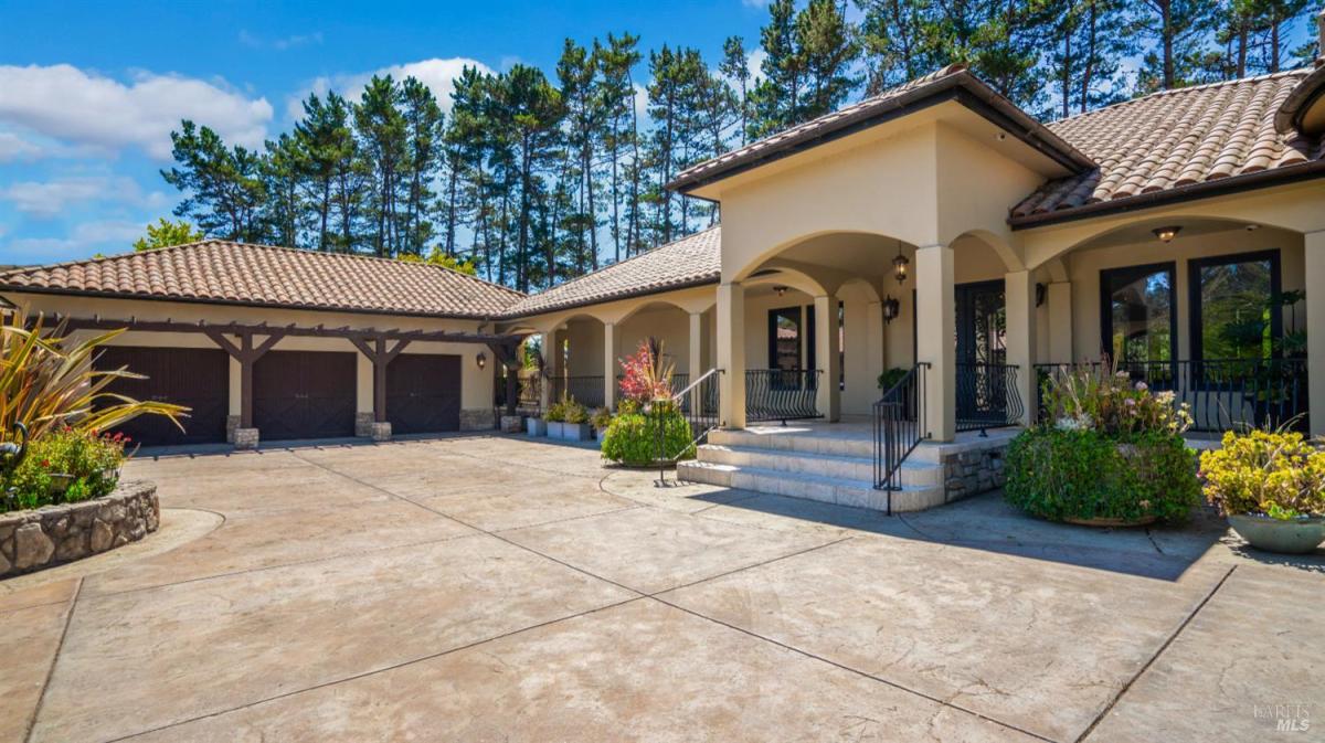 MLS #325073196 img 0