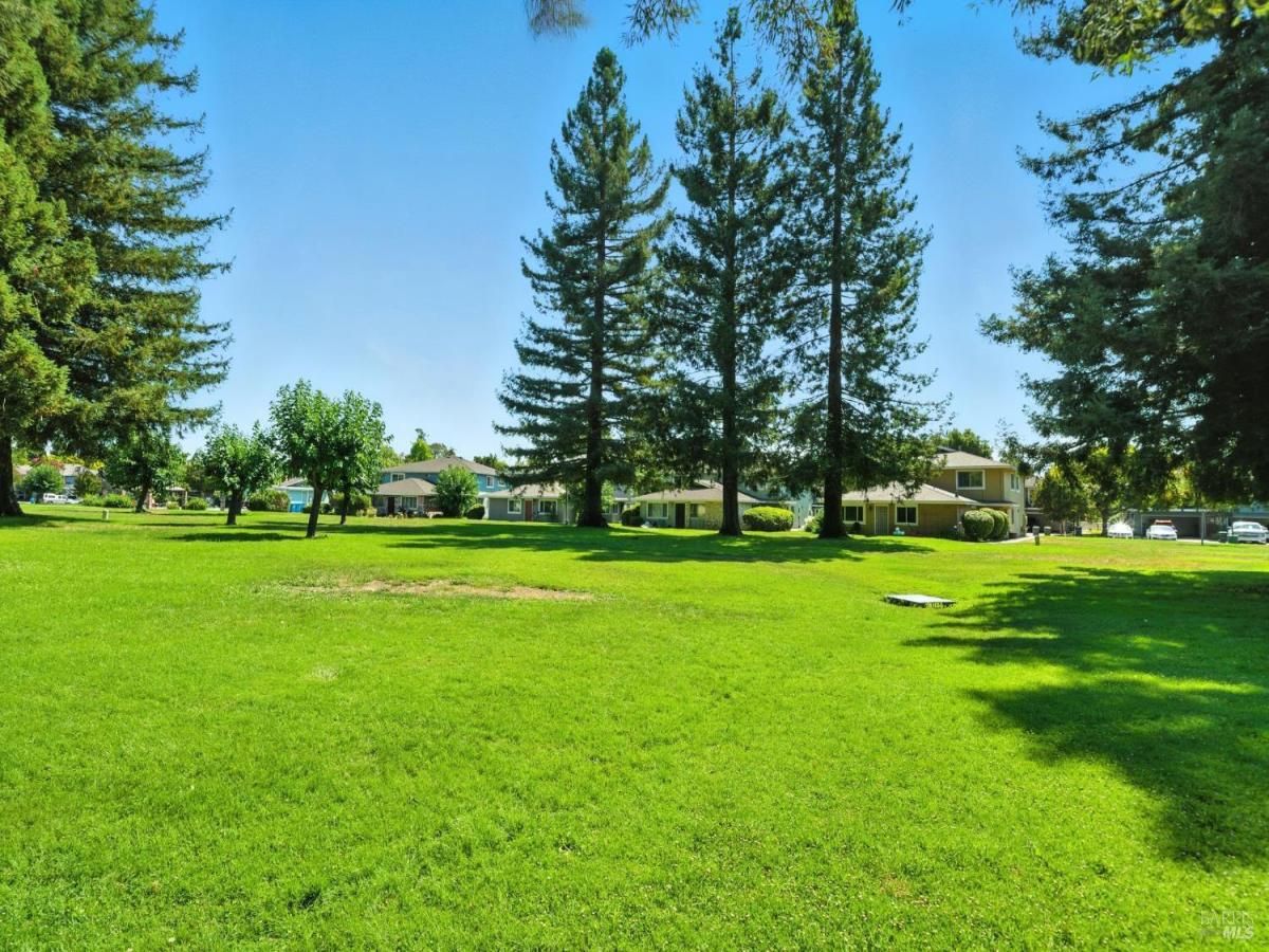 MLS #325073222 img 0