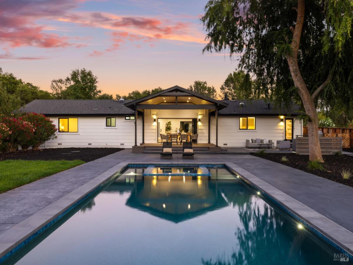 MLS #325073271 img 0