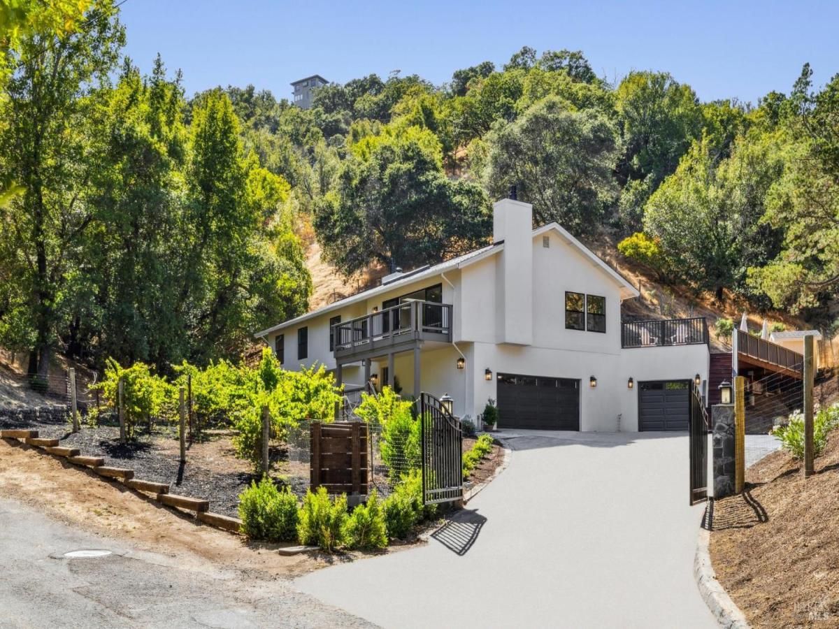 MLS #325073341 img 0