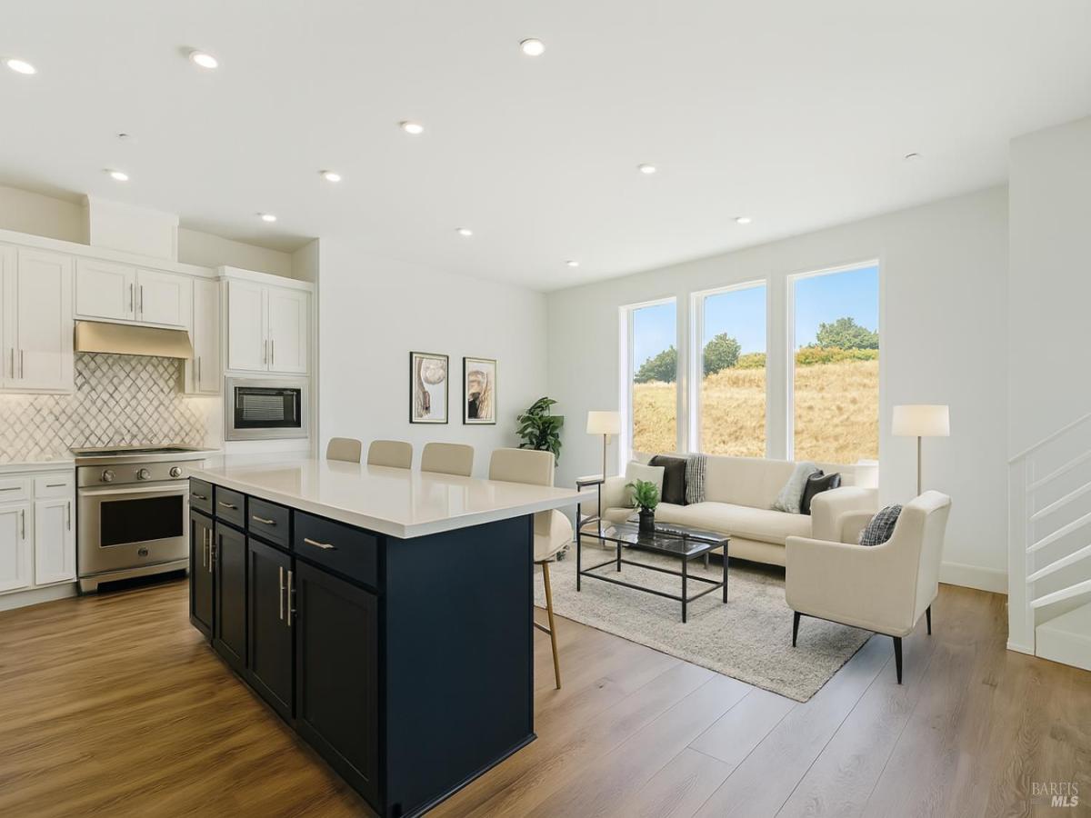 MLS #325073373 img 0