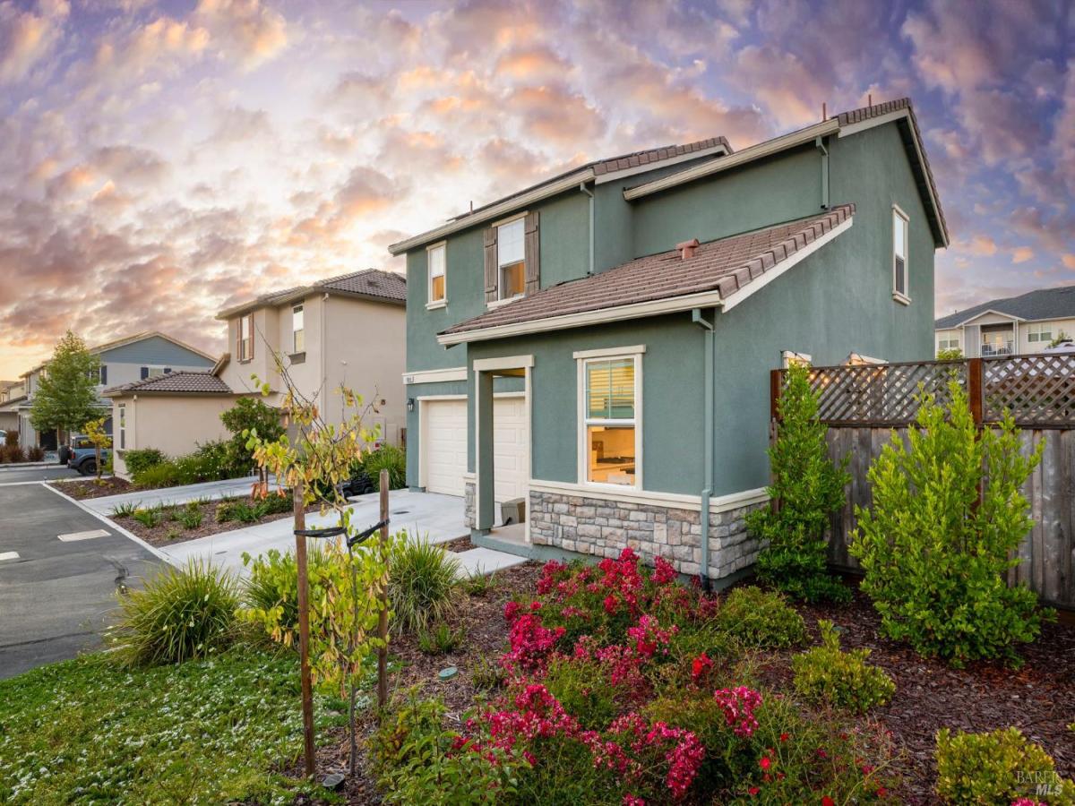 MLS #325074194 img 0