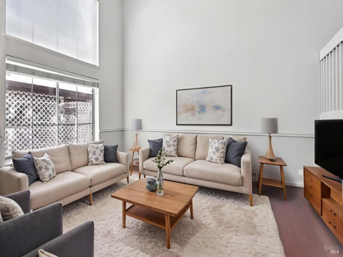 MLS #325074334 img 0