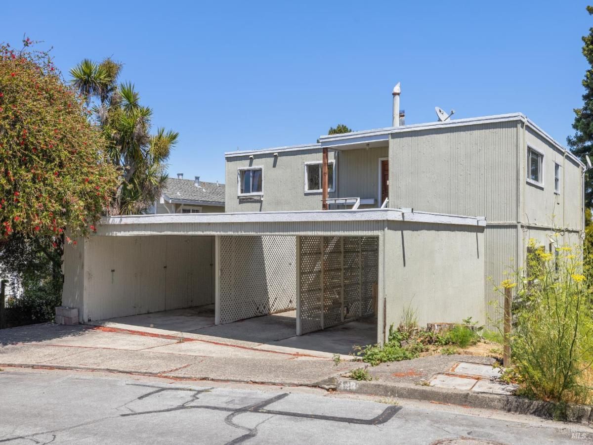 MLS #325074416 img 0