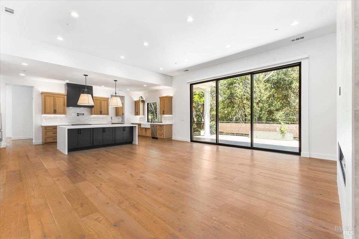 MLS #325074456 img 0