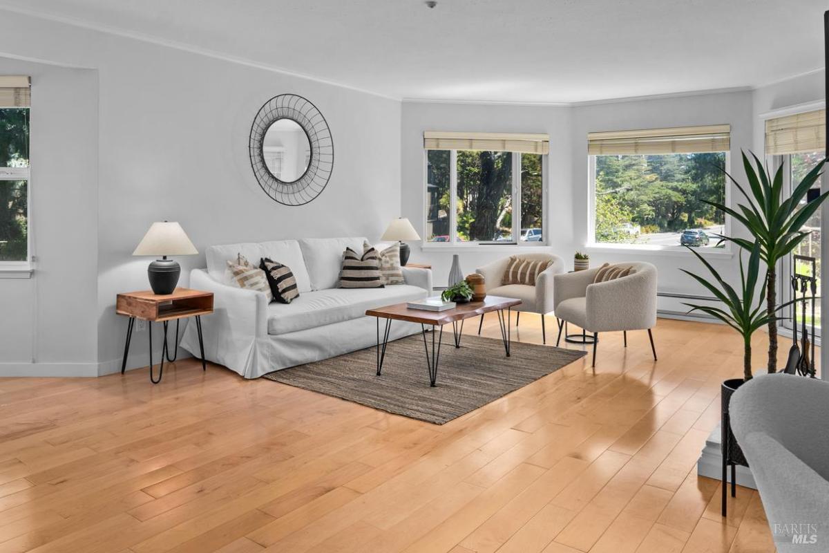 MLS #325075583 img 0