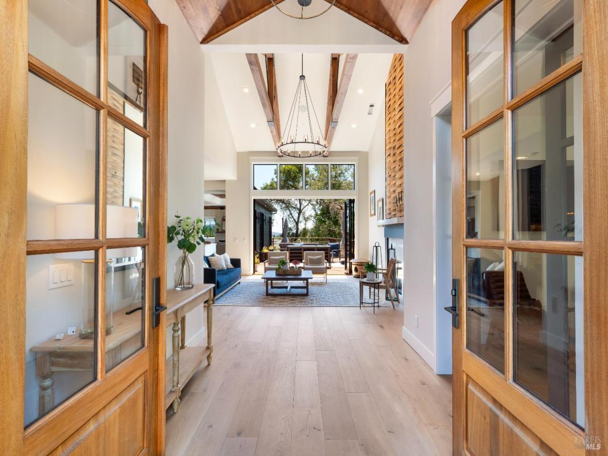 MLS #325075661 img 0