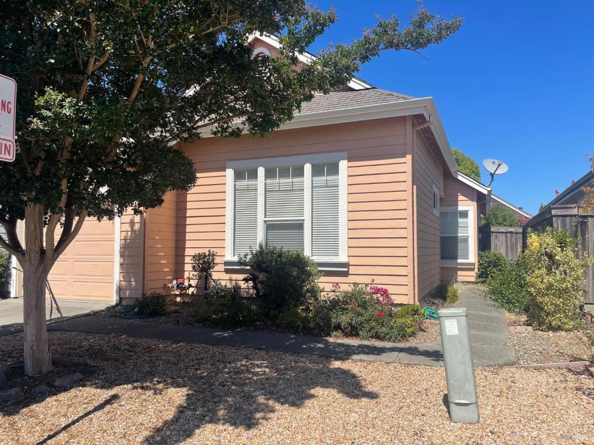 MLS #325076024 img 0